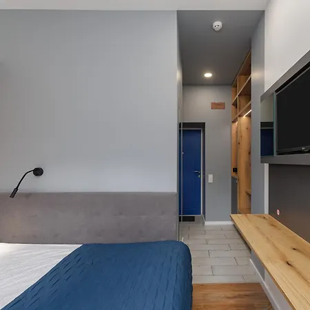 Jam Staroyevreyska * 리비프